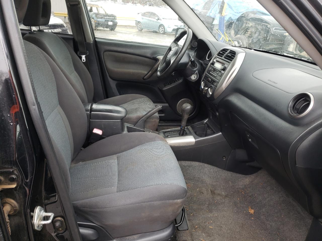 Photo 5 from auction – 2004 TOYOTA RAV4 with VIN JTEHD20V040022631