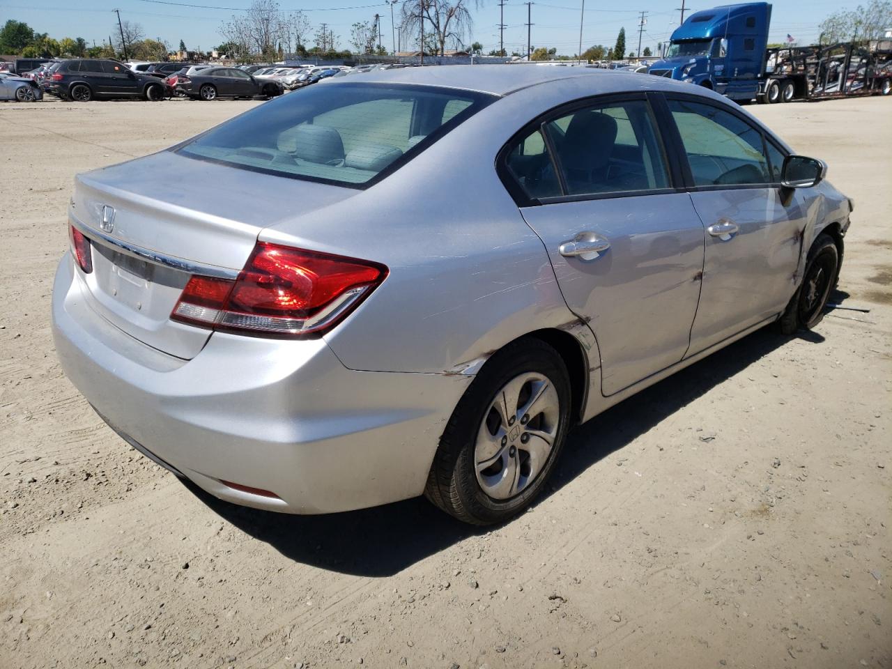 Photo 4 from auction – 2014 HONDA CIVIC LX with VIN 19XFB2F55EE005289