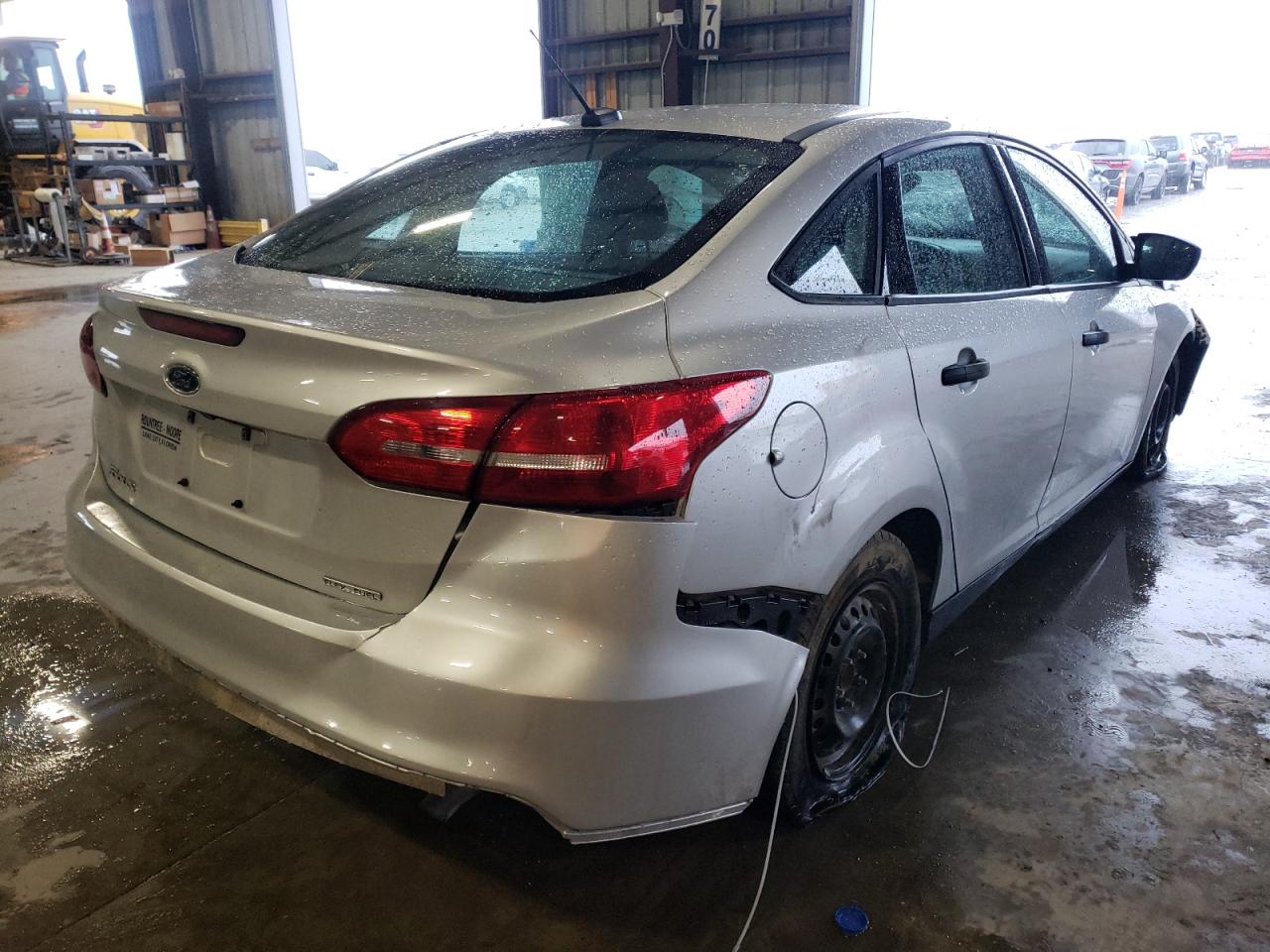 Photo 4 from auction – 2016 FORD FOCUS with VIN 1FADP3E28GL331125
