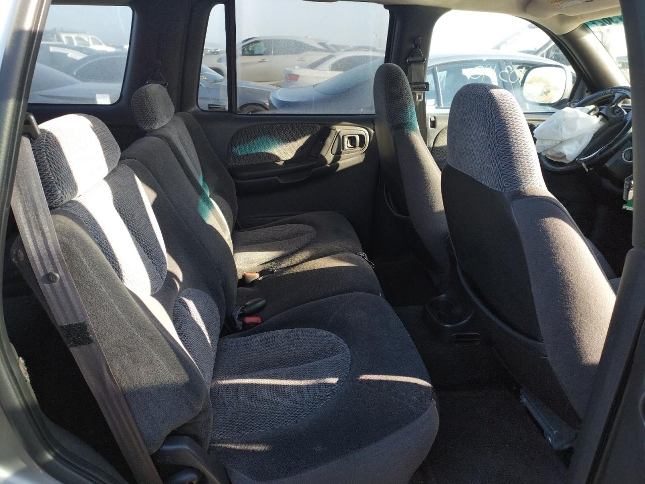 Photo 6 from auction – 2000 DODGE DURANGO with VIN 1B4HS28N5YF140575