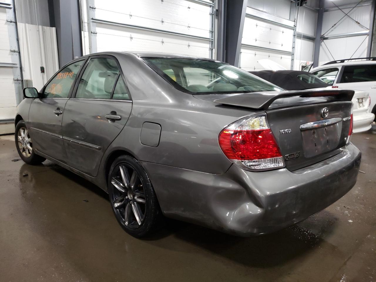 Photo 3 from auction – 2005 TOYOTA CAMRY LE with VIN 4T1BF30K85U615692