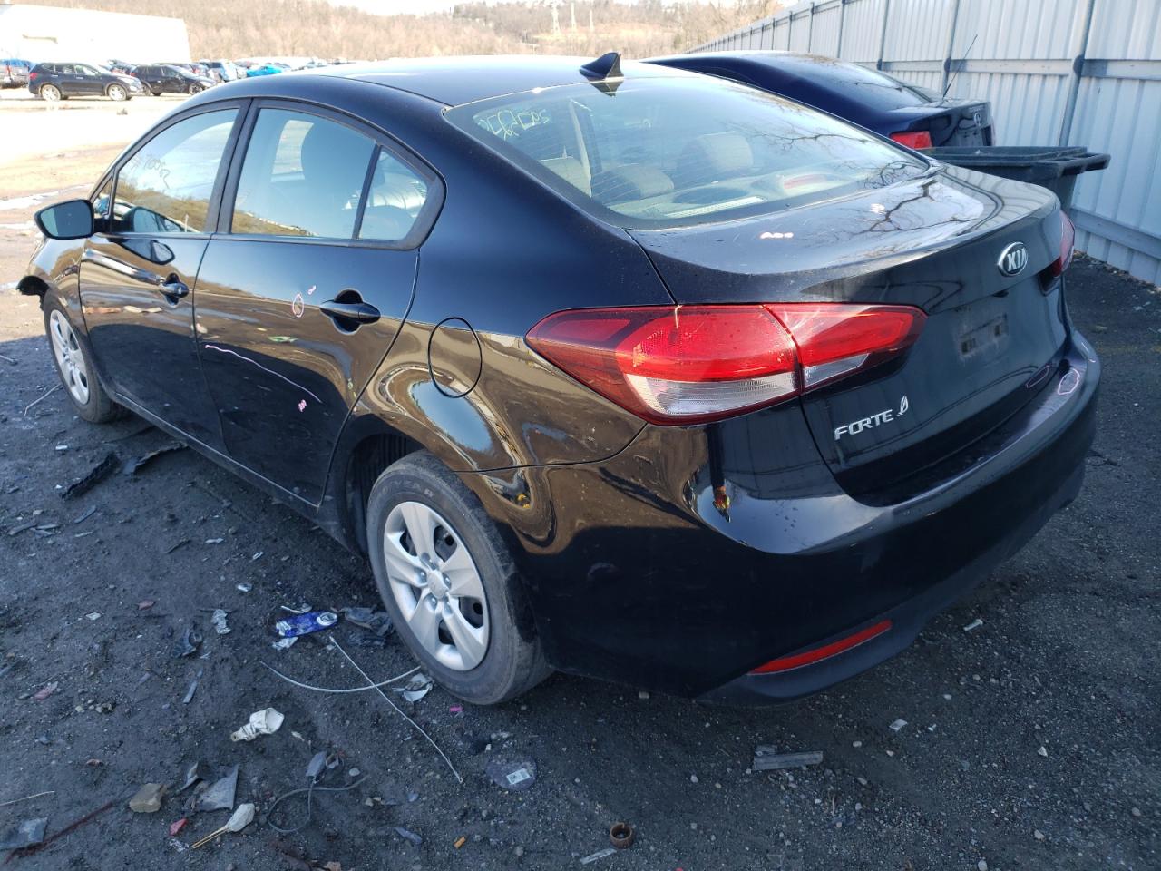 Photo 3 from auction – 2017 KIA FORTE LX with VIN 3KPFK4A74HE112052