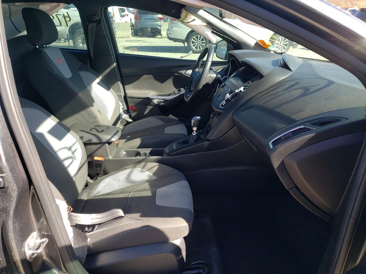 Photo 5 from auction – 2018 FORD FOCUS ST with VIN 1FADP3L99JL304135