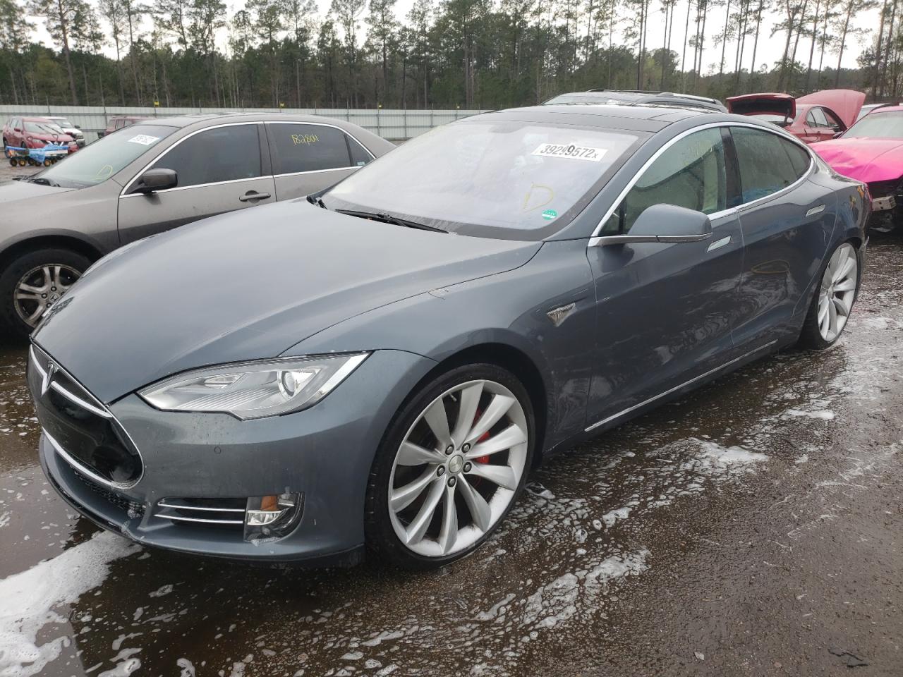 Photo 2 from auction – 2014 TESLA MODEL S with VIN 5YJSA1H15EFP47952