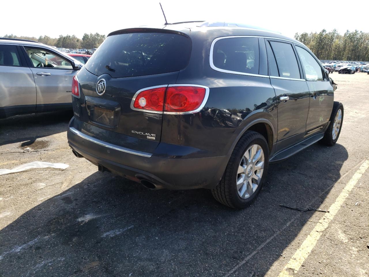 Photo 4 from auction – 2011 BUICK ENCLAVE CX with VIN 5GAKVCED1BJ385221