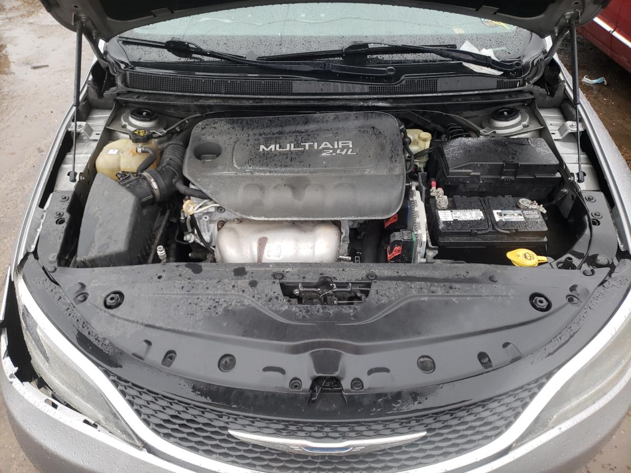 Photo 7 from auction – 2015 CHRYSLER 200 LIMITE with VIN 1C3CCCAB1FN621026