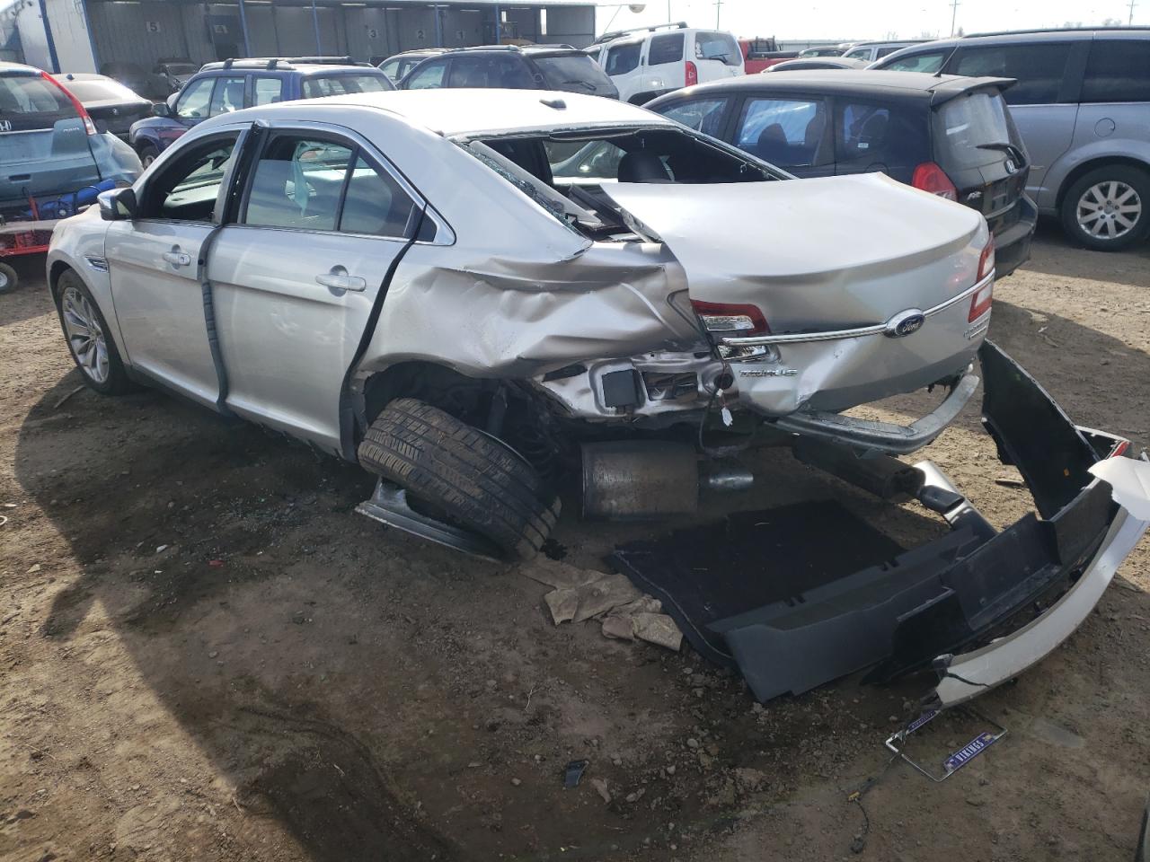 Photo 3 from auction – 2013 FORD TAURUS LIM with VIN 1FAHP2F81DG208740