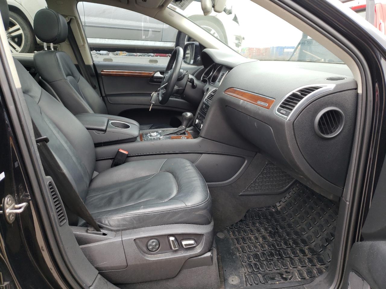 Photo 5 from auction – 2015 AUDI Q7 PREMIUM with VIN WA1LGAFE7FD010750