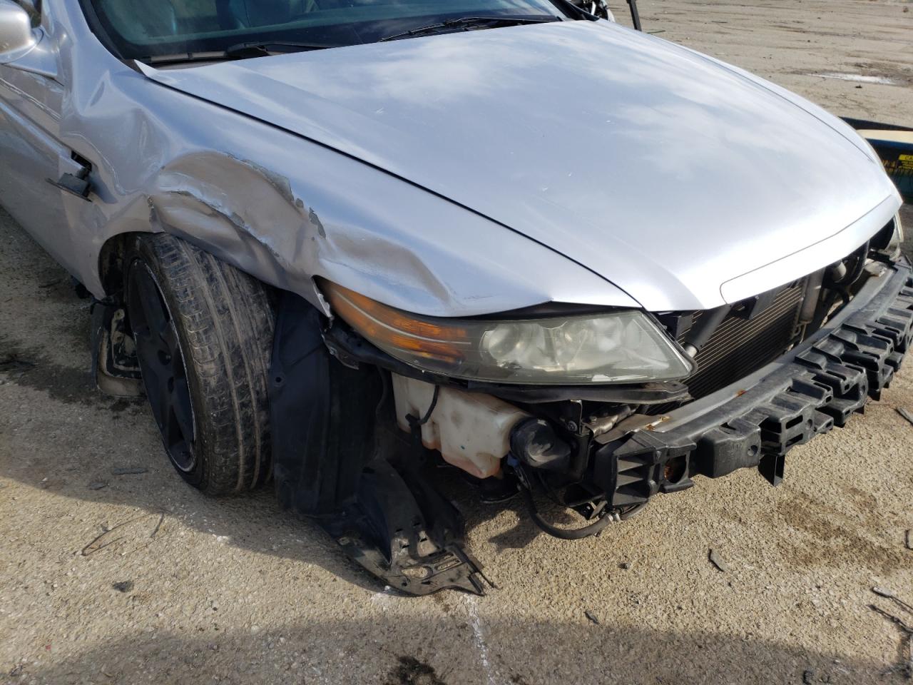 Photo 9 from auction – 2005 ACURA TL with VIN 19UUA65575A049589