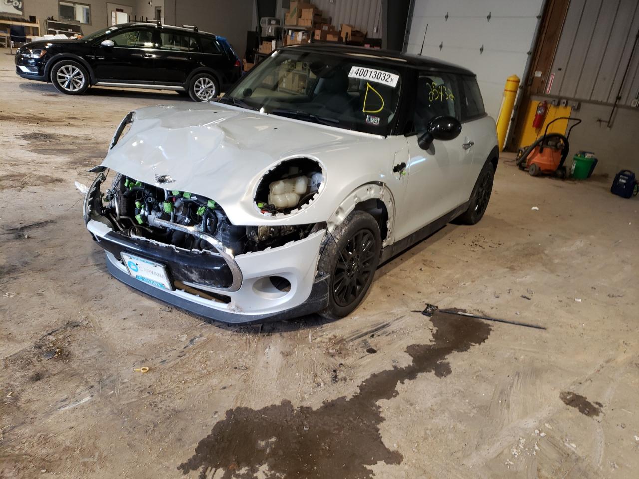 Photo 2 from auction – 2017 MINI COOPER with VIN WMWXP5C34H3C64670