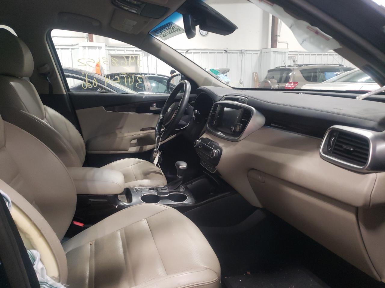 Photo 5 from auction – 2019 KIA SORENTO EX with VIN 5XYPHDA50KG471412
