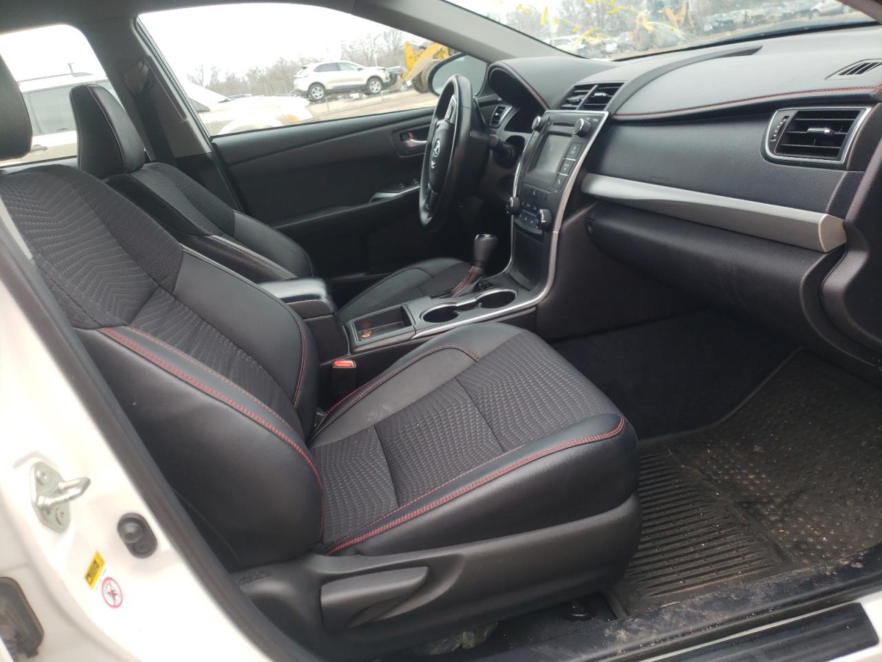 Photo 5 from auction – 2015 TOYOTA CAMRY LE with VIN 4T1BF1FK2FU070537