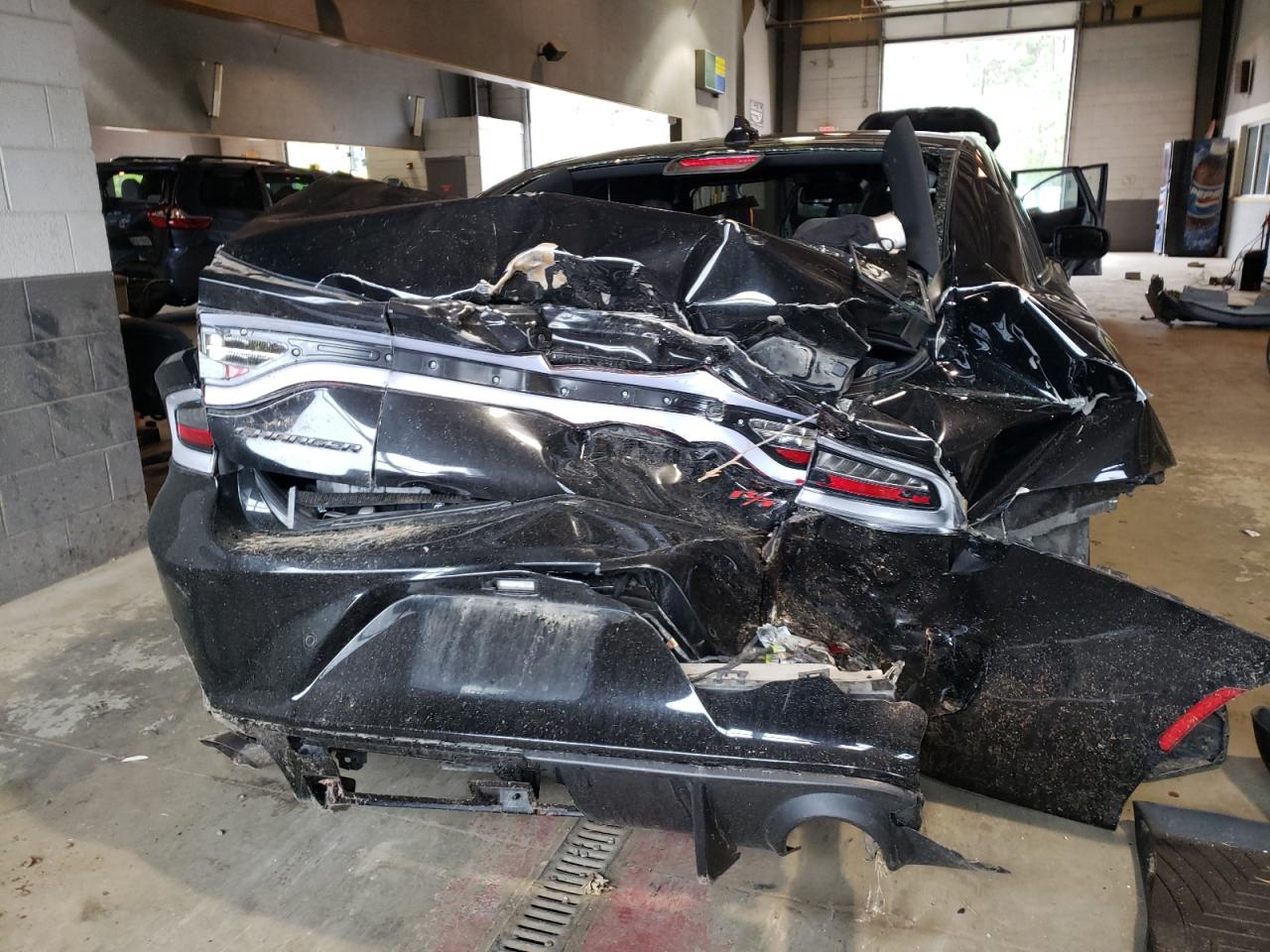 Photo 9 from auction – 2018 DODGE CHARGER R/ with VIN 2C3CDXGJ9JH253425