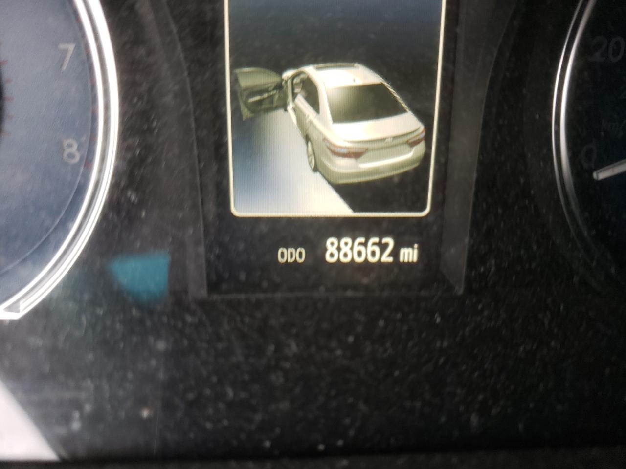 Photo 8 from auction – 2016 TOYOTA CAMRY LE with VIN 4T4BF1FK3GR521952