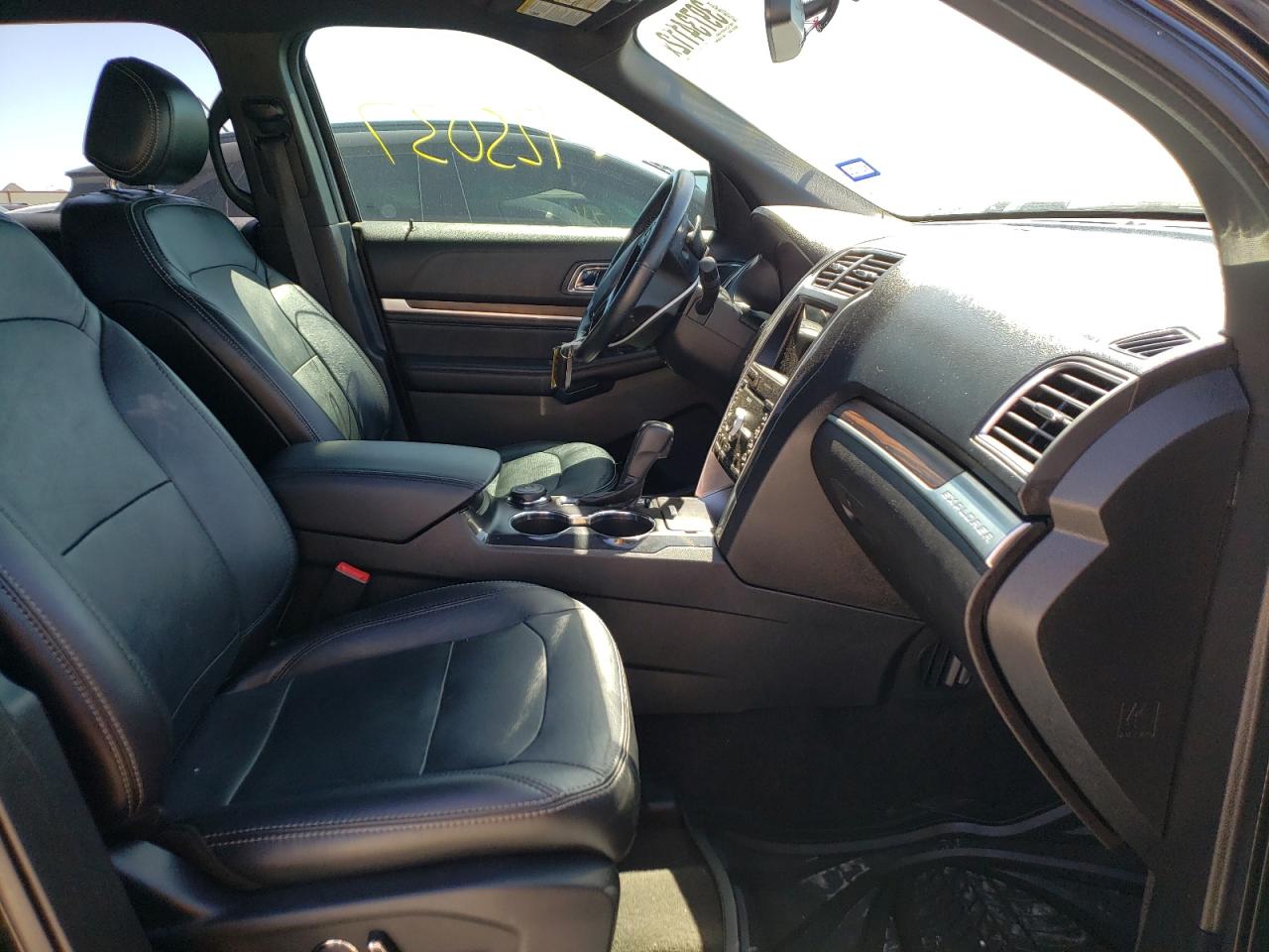 Photo 5 from auction – 2017 FORD EXPLORER L with VIN 1FM5K8F85HGC35987