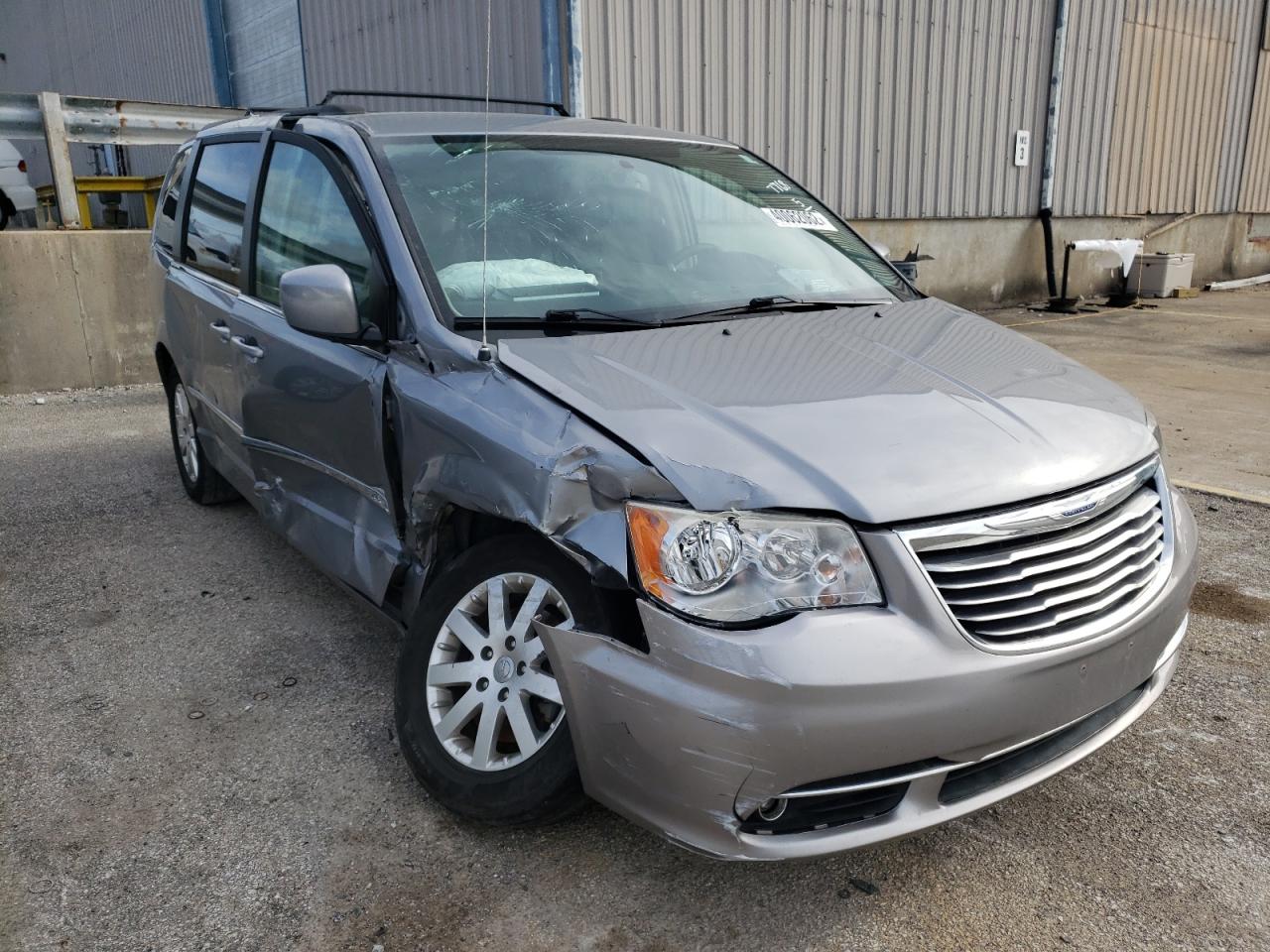 CHRYSLER TOWN & COU 2014 with VIN 2C4RC1BG6ER157768 - Photo from auction