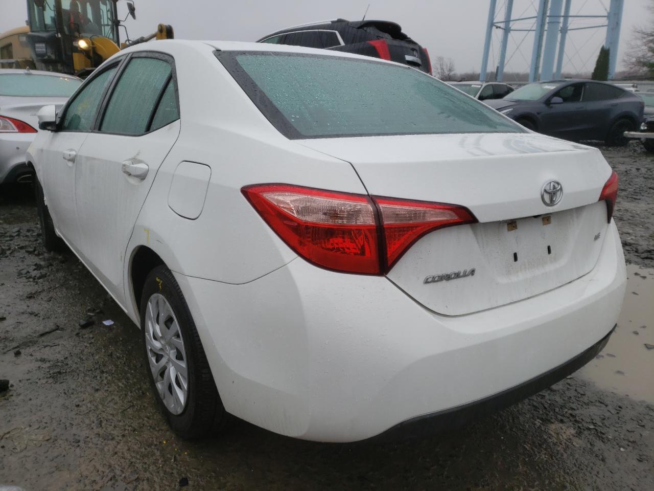Photo 3 from auction – 2018 TOYOTA COROLLA with VIN 5YFBURHE3JP812448
