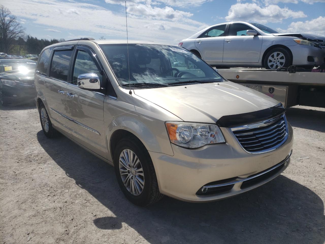 CHRYSLER TOWN & COU 2014 with VIN 2C4RC1CG5ER172454 - Photo from auction