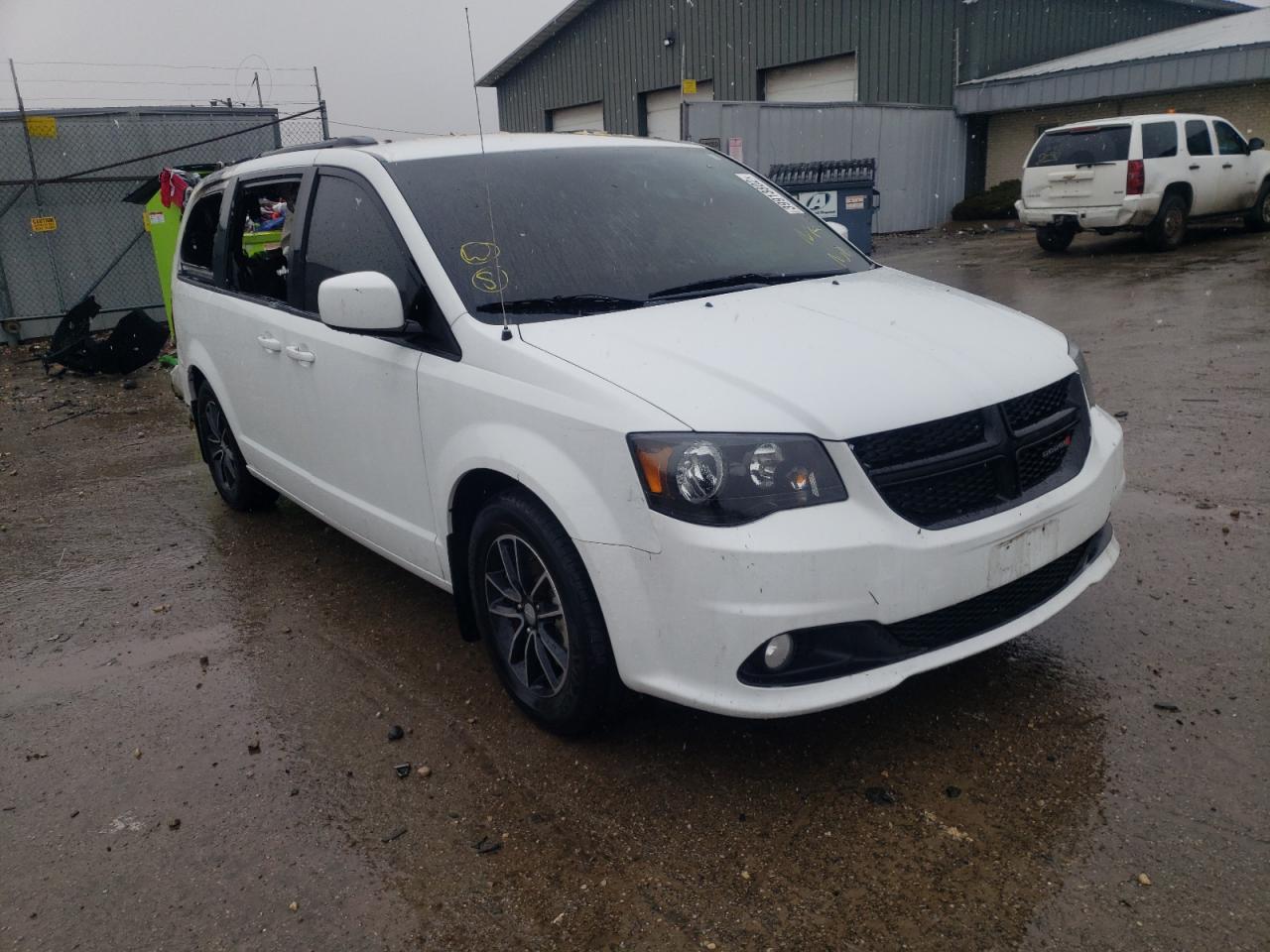 DODGE GRAND CARA 2018 with VIN 2C4RDGCG3JR143593 - Photo from auction
