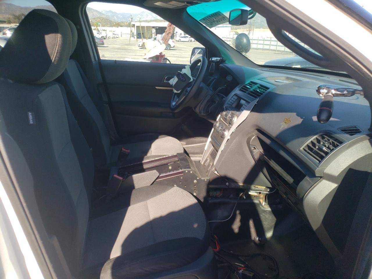 Photo 5 from auction – 2015 FORD EXPLORER P with VIN 1FM5K8AR5FGA35320