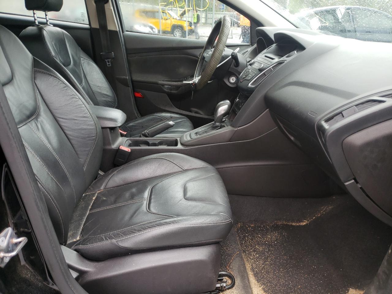 Foto 5 de la subasta – 2016 FORD FOCUS SE con VIN 1FADP3K27GL326082