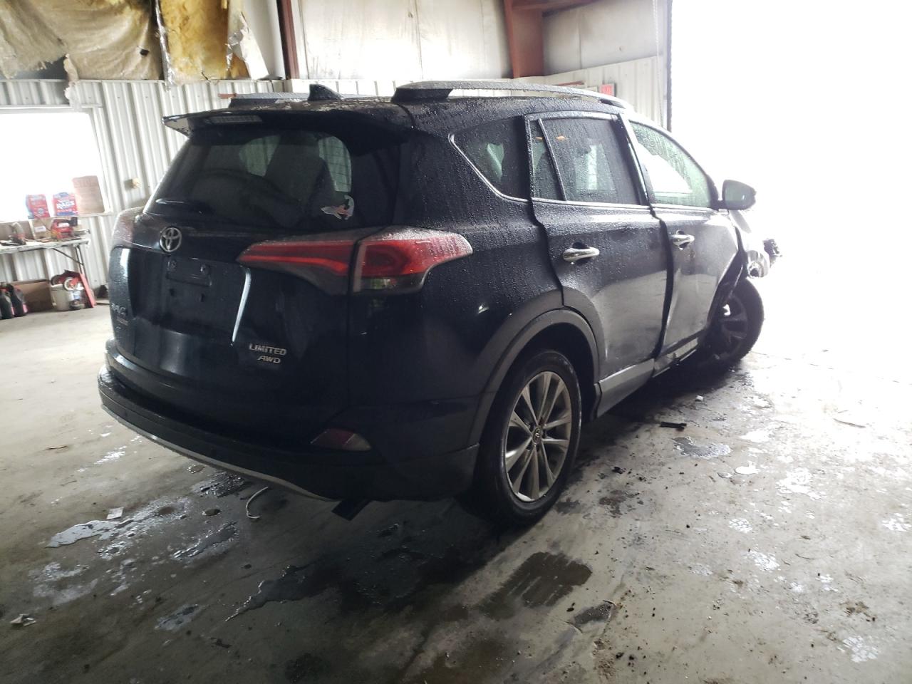 Photo 4 from auction – 2017 TOYOTA RAV4 LIMIT with VIN JTMDFREVXHJ703443