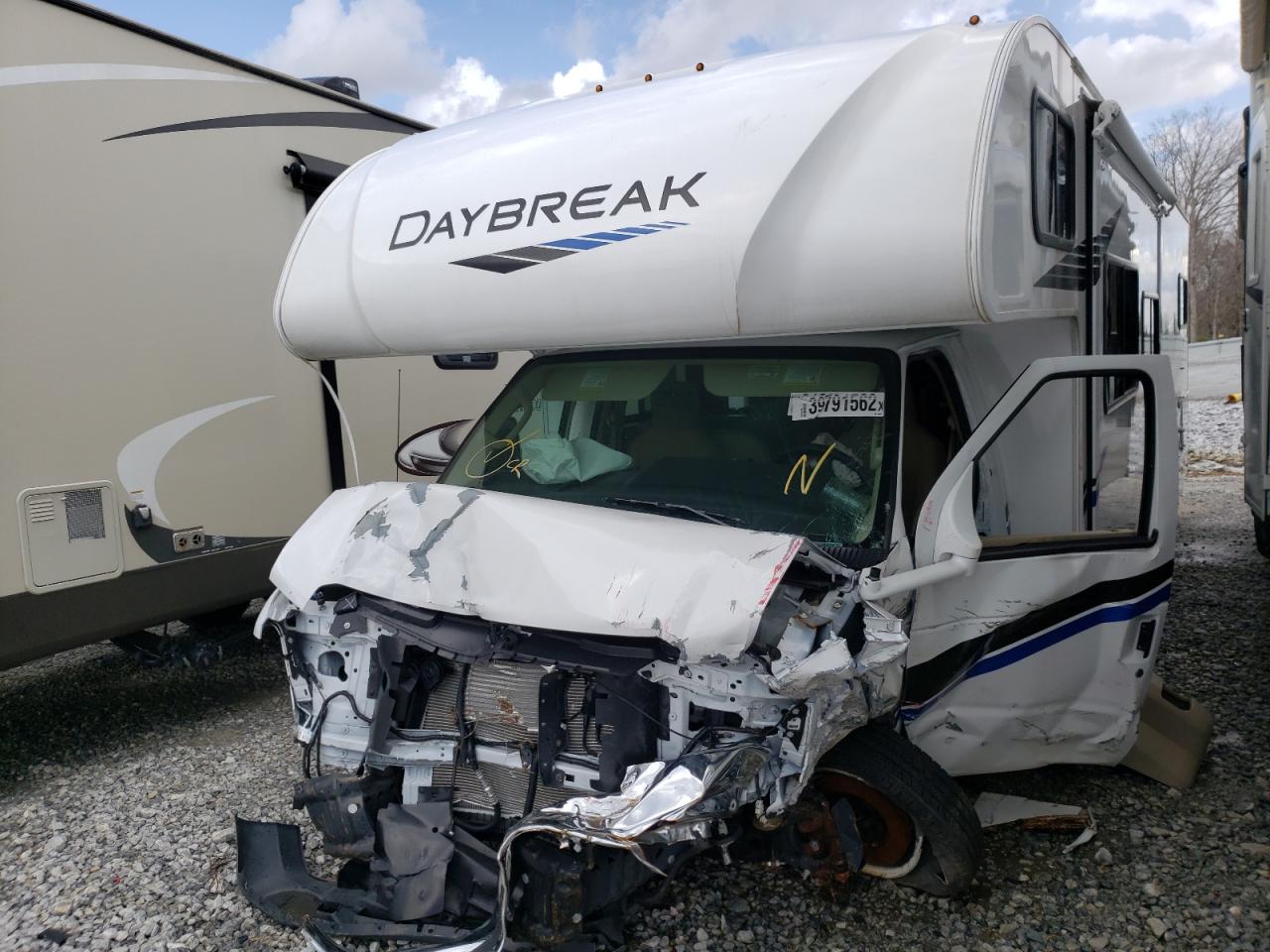 Photo 2 from auction – 2021 FORD MOTORHOME with VIN 1FDXE4FN2MDC14024