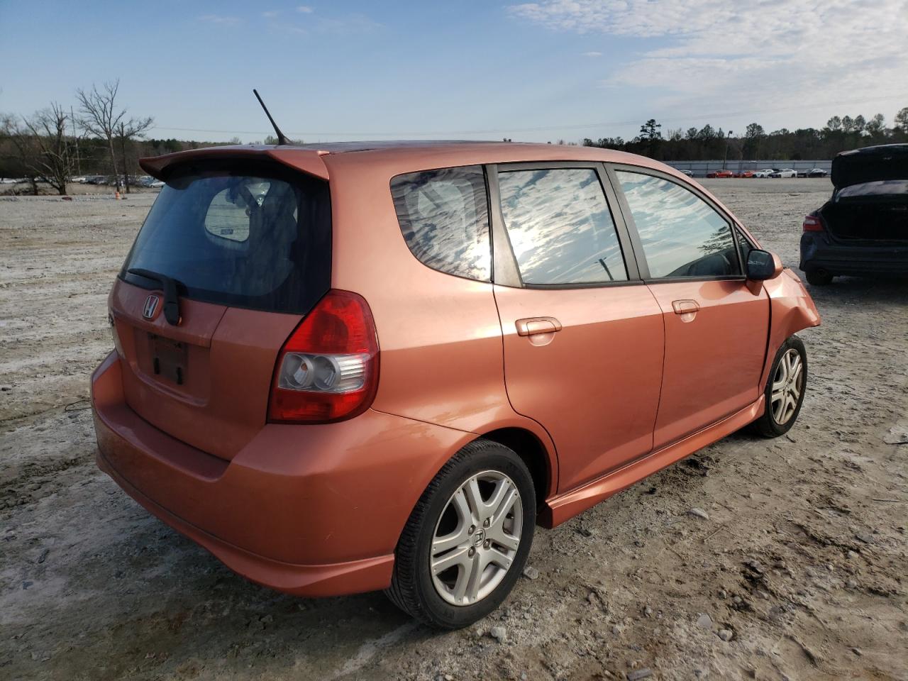 Photo 4 from auction – 2007 HONDA FIT S with VIN JHMGD38657S012073