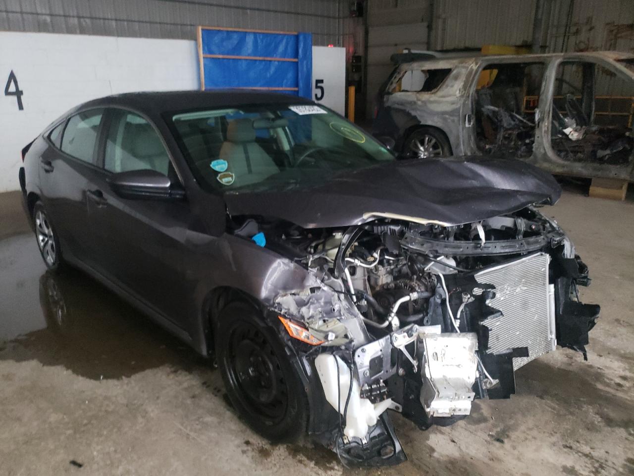 Photo 1 from auction – 2016 HONDA CIVIC LX with VIN 19XFC2F57GE025513