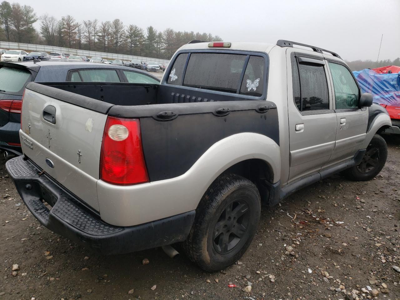 Photo 4 from auction – 2005 FORD EXPLORER S with VIN 1FMZU77K55UB73245