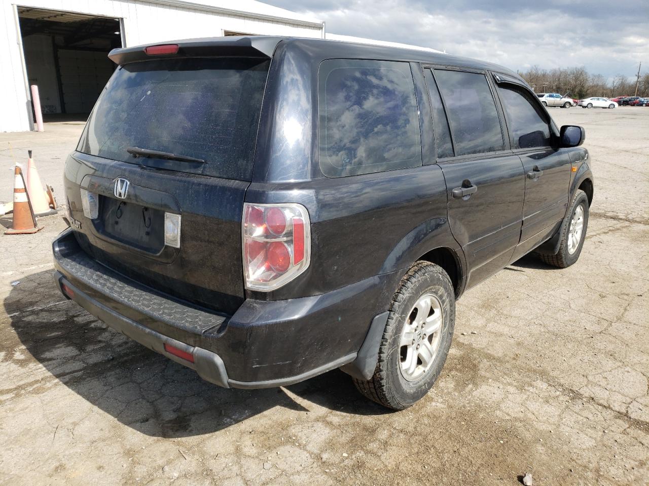 Photo 4 from auction – 2006 HONDA PILOT LX with VIN 5FNYF28106B026151