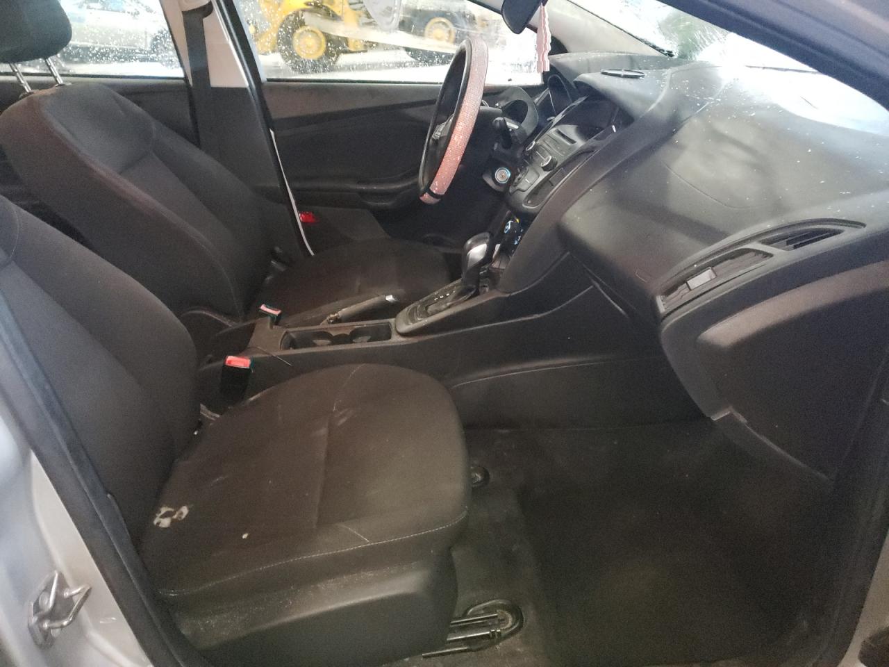 Photo 5 from auction – 2016 FORD FOCUS with VIN 1FADP3E28GL331125
