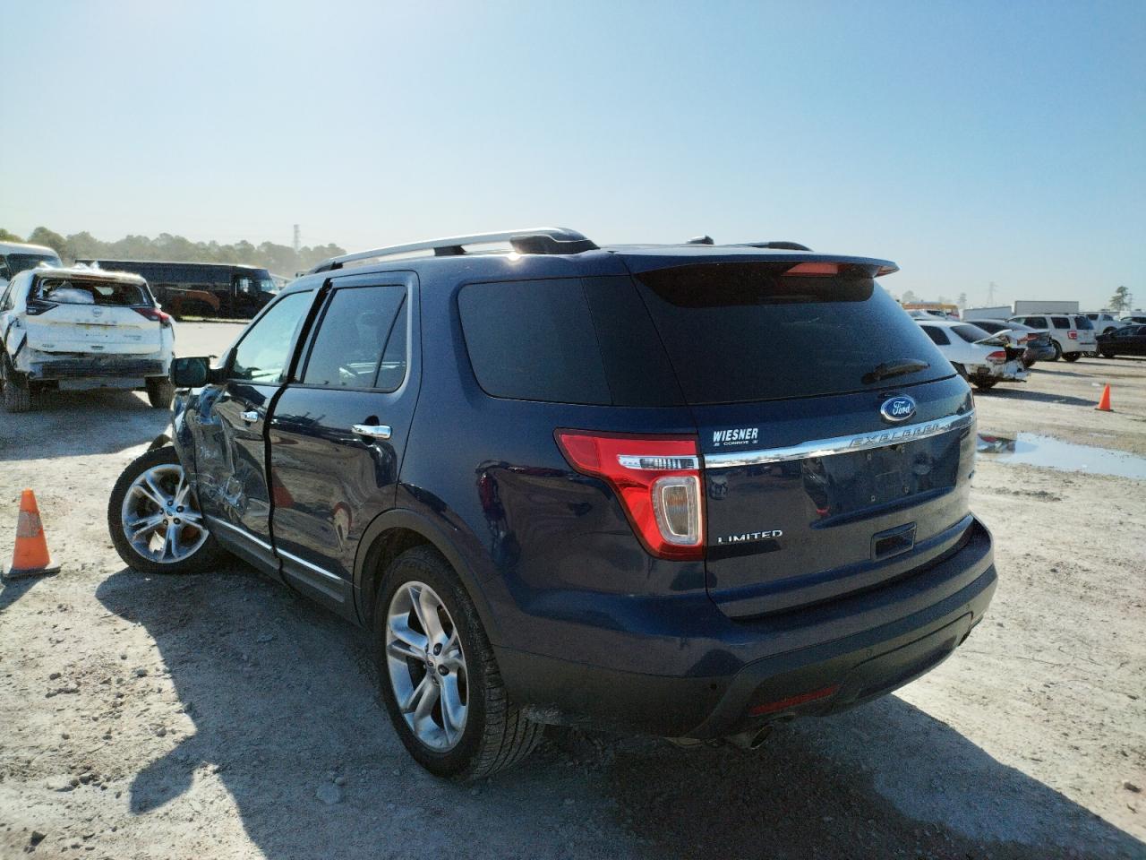 Photo 3 from auction – 2011 FORD EXPLORER L with VIN 1FMHK8F84BGA33372