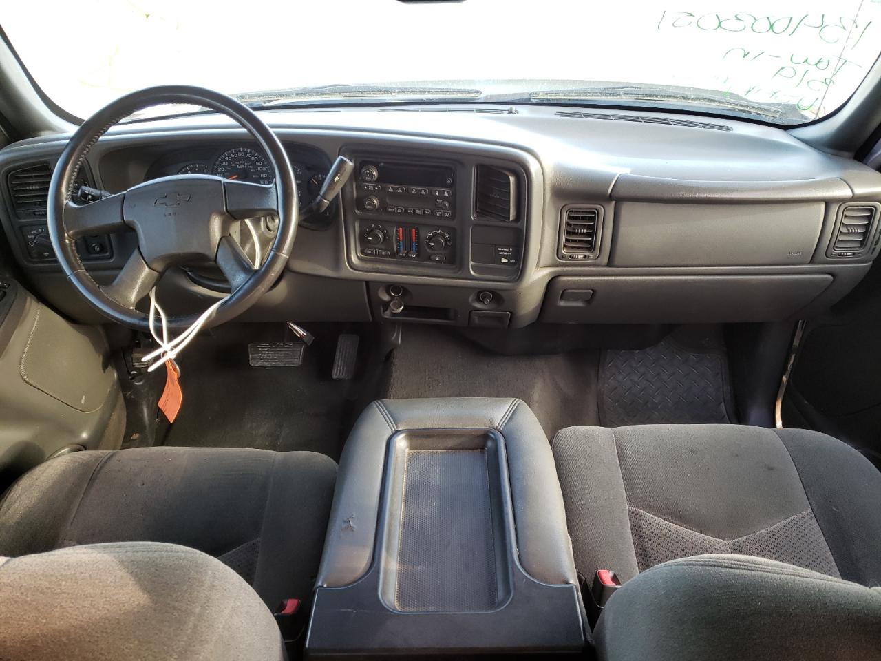 Photo 9 from auction – 2003 CHEVROLET SILVERADO with VIN 1GCEK19T13Z247658