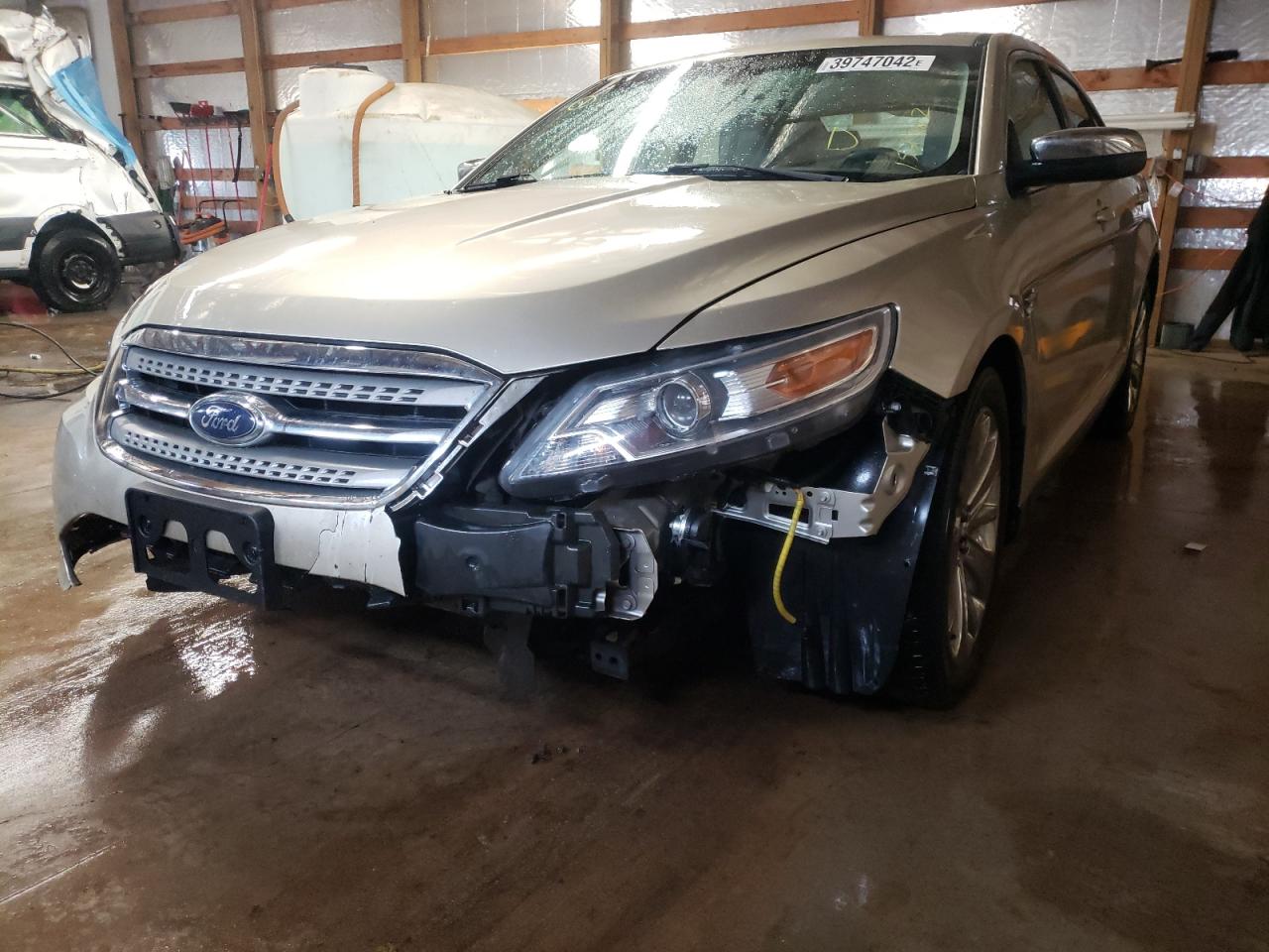 Photo 9 from auction – 2010 FORD TAURUS LIM with VIN 1FAHP2FW1AG152762