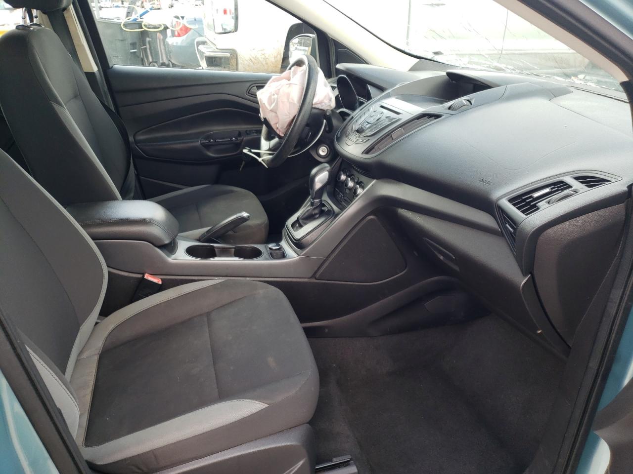 Photo 5 from auction – 2013 FORD ESCAPE S with VIN 1FMCU0F76DUC51959