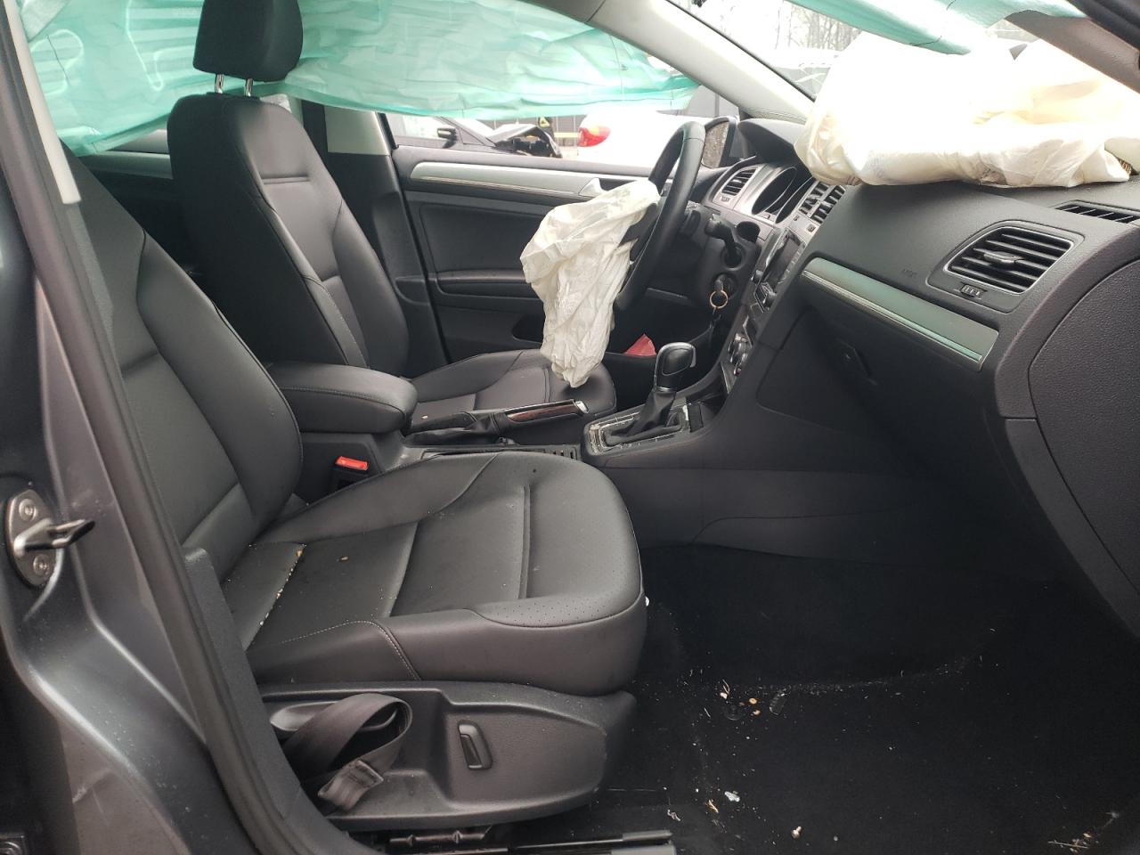 Photo 5 from auction – 2015 VOLKSWAGEN GOLF with VIN 3VW217AU5FM096985