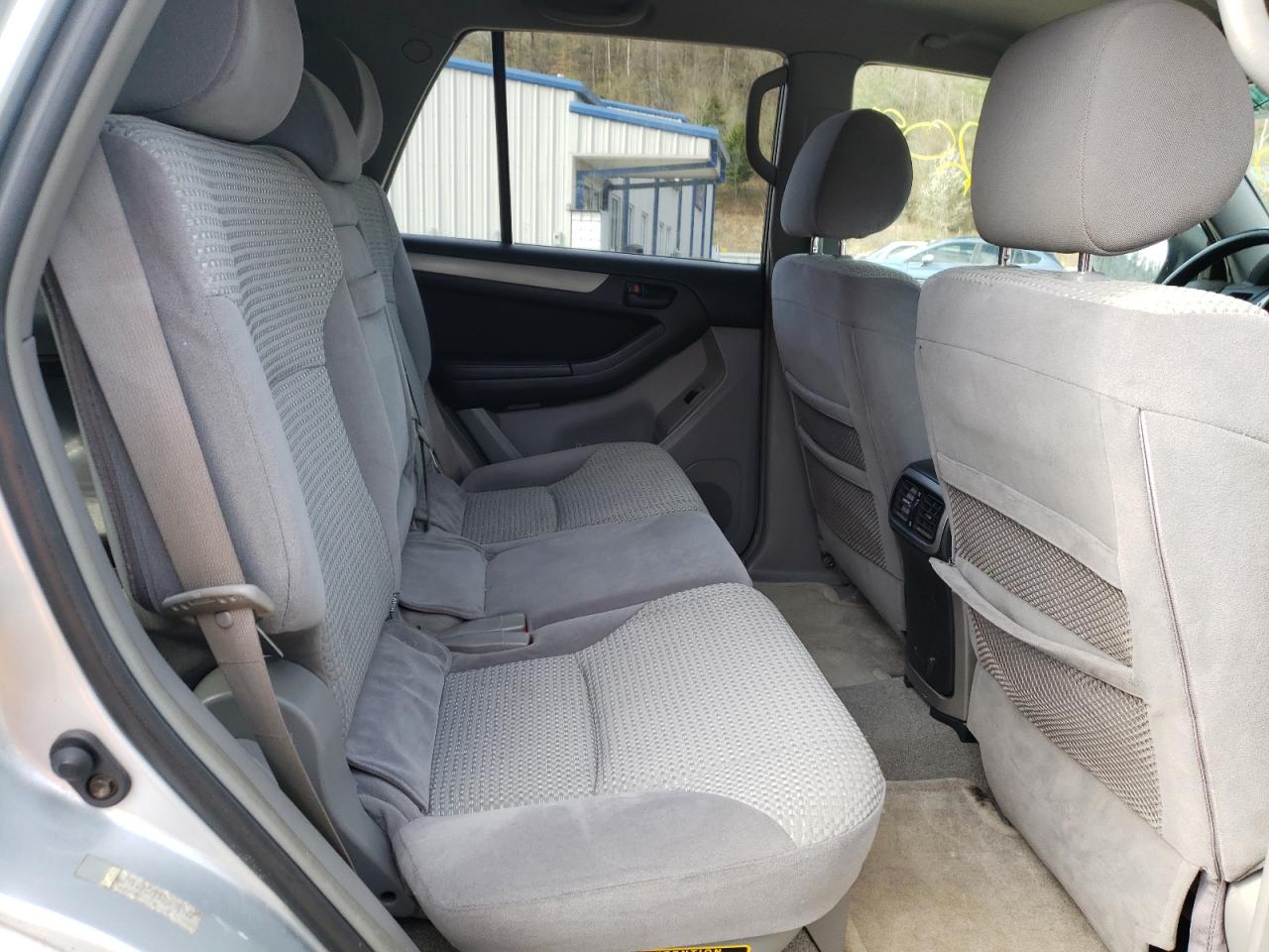 Photo 6 from auction – 2004 TOYOTA 4RUNNER SR with VIN JTEBU14R040036316