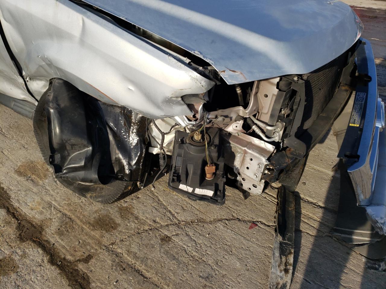 Photo 9 from auction – 2011 FORD ESCAPE LIM with VIN 1FMCU0E74BKB53894