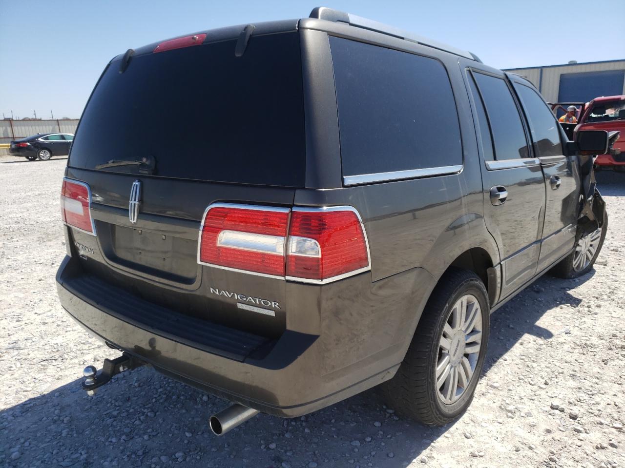 Photo 4 from auction – 2008 LINCOLN NAVIGATOR with VIN 5LMFU27538LJ00382