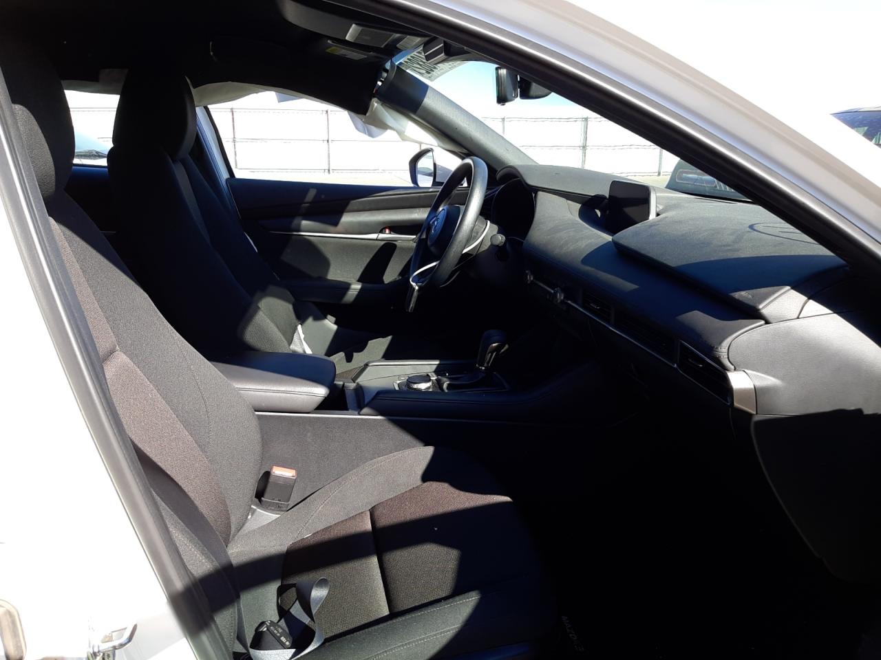 Photo 5 from auction – 2021 MAZDA 3 with VIN JM1BPAJL6M1309250