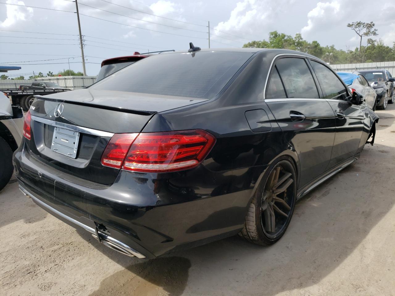 Photo 4 from auction – 2015 MERCEDES-BENZ E 350 with VIN WDDHF5KB5FB093842