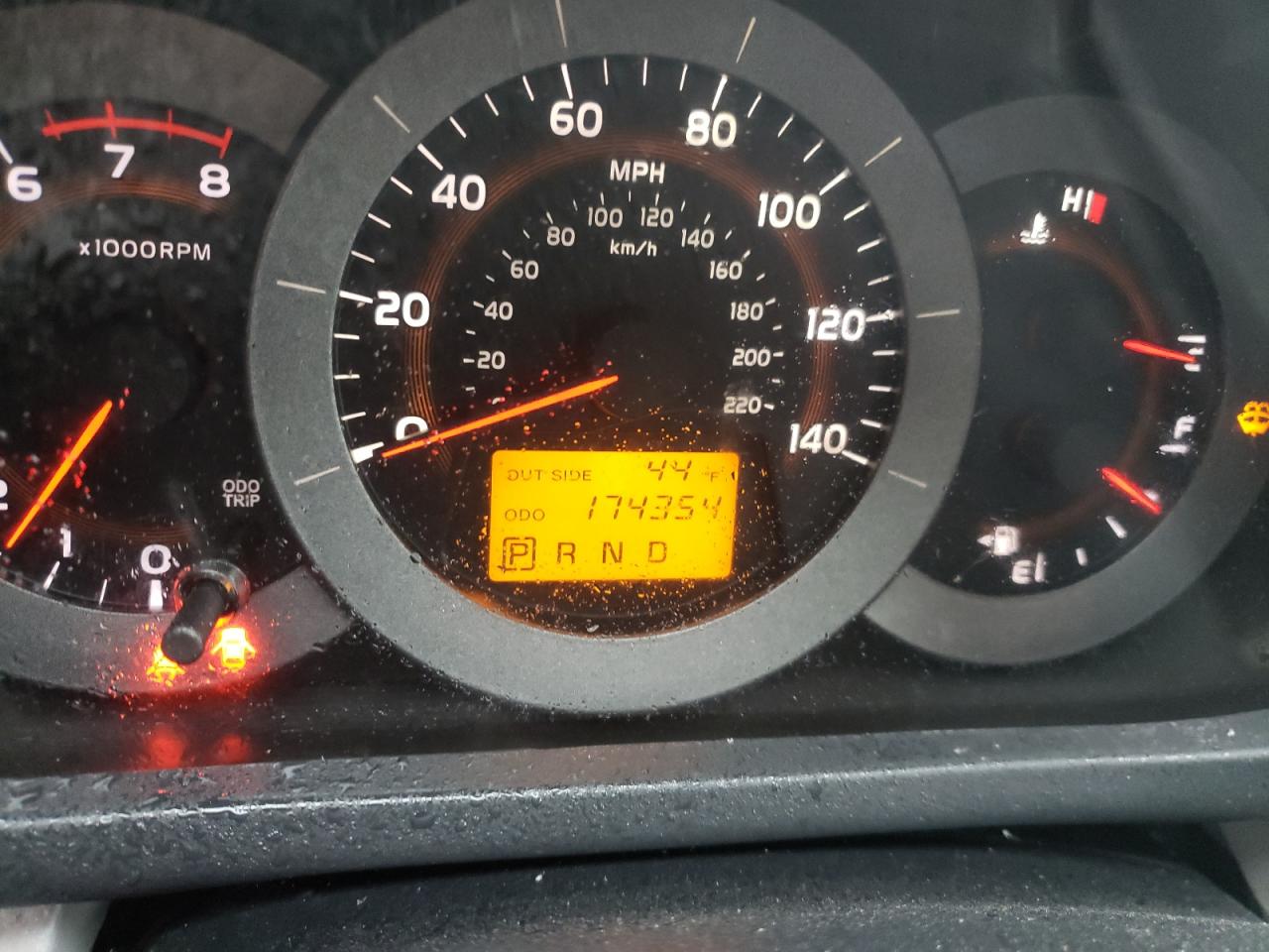 Photo 8 from auction – 2006 TOYOTA RAV4 with VIN JTMBD33V665019301