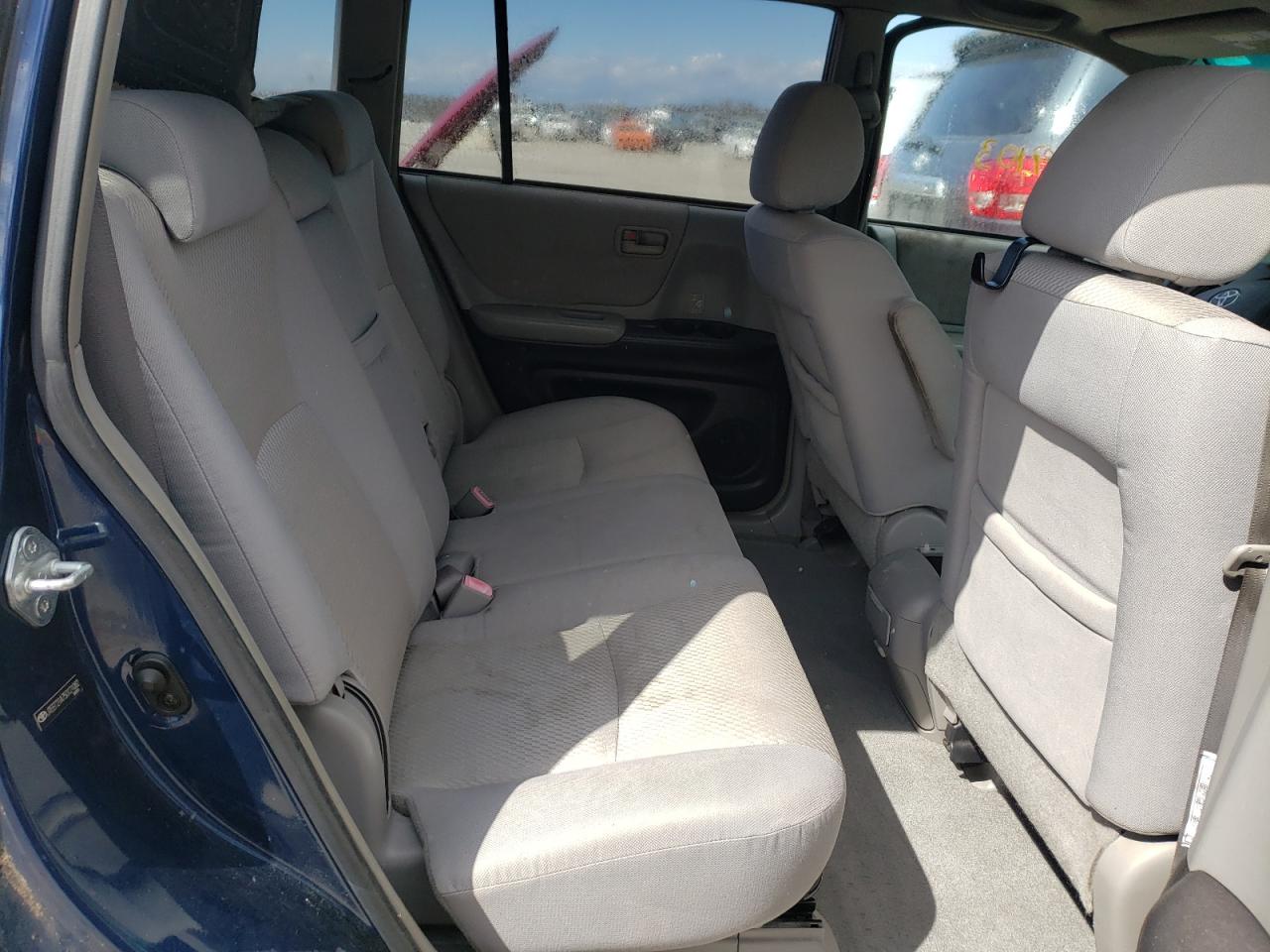 Photo 6 from auction – 2005 TOYOTA HIGHLANDER with VIN JTEEP21A750121082
