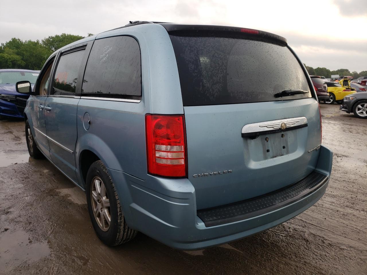 Photo 3 from auction – 2010 CHRYSLER TOWN & COU with VIN 2A4RR5D12AR150299