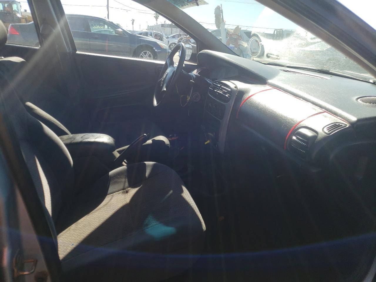 Photo 5 from auction – 2000 DODGE NEON with VIN 1B3ES46C2YD729065