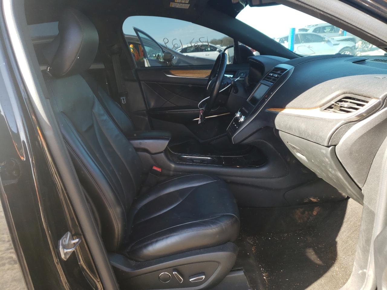 Photo 5 from auction – 2015 LINCOLN MKC with VIN 5LMCJ1A97FUJ07618