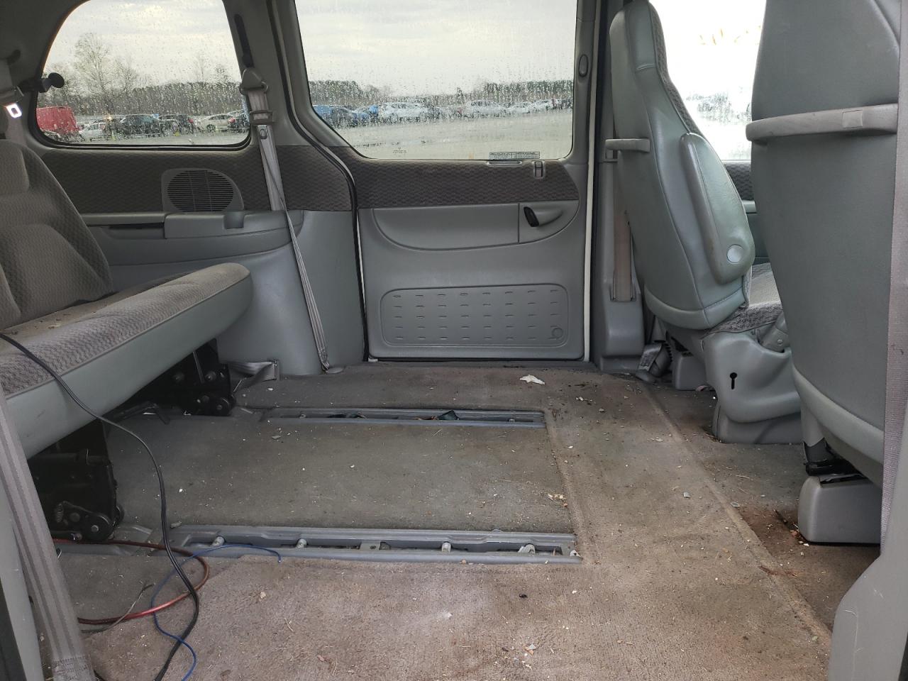 Photo 6 from auction – 2000 CHRYSLER VOYAGER SE with VIN 2C4GJ45G7YR721443
