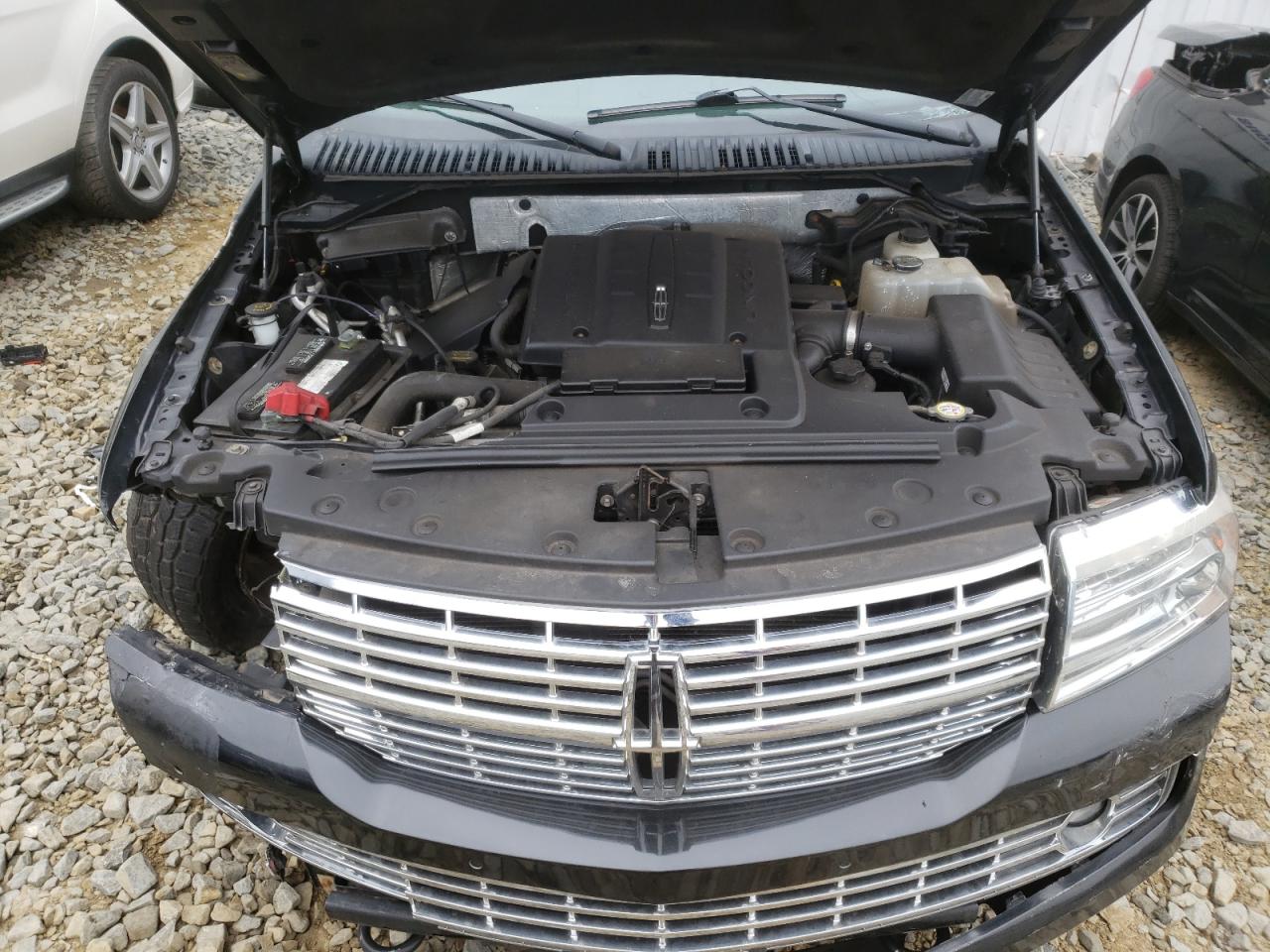 Photo 7 from auction – 2012 LINCOLN NAVIGATOR with VIN 5LMJJ2J56CEL02545