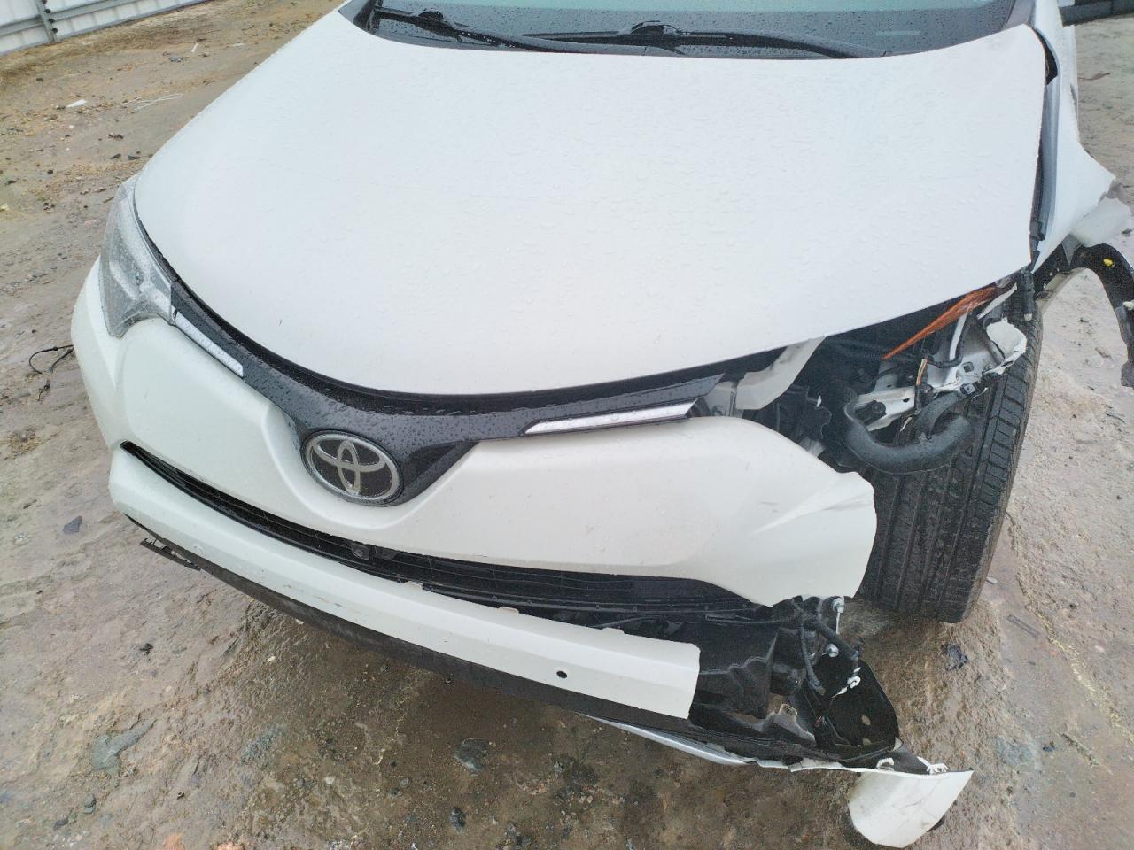 Photo 7 from auction – 2017 TOYOTA RAV4 LIMIT with VIN 2T3YFREV2HW340283